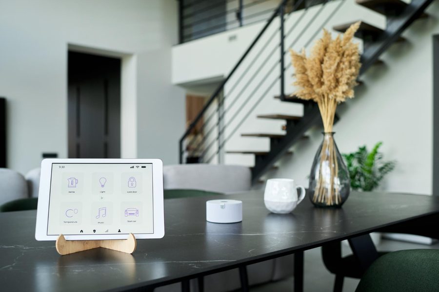 Maison connectée pilotée depuis un smartphone